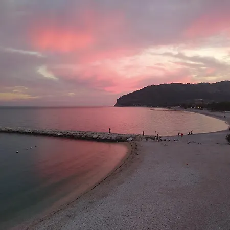 Per Ferie -tra Mare E Centro- Per 2 Persone Lejlighed *
